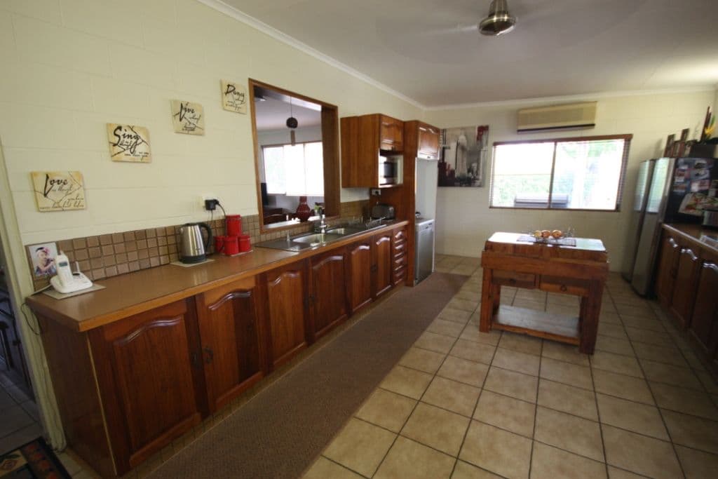 8 Castorina Drive, MOUNT KELLY QLD 4807, Mount Kelly - Thumbnail 3