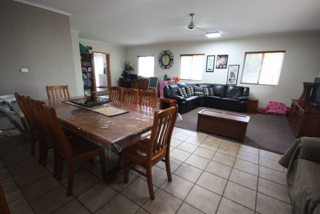 8 Castorina Drive, MOUNT KELLY QLD 4807, Mount Kelly - Thumbnail 6
