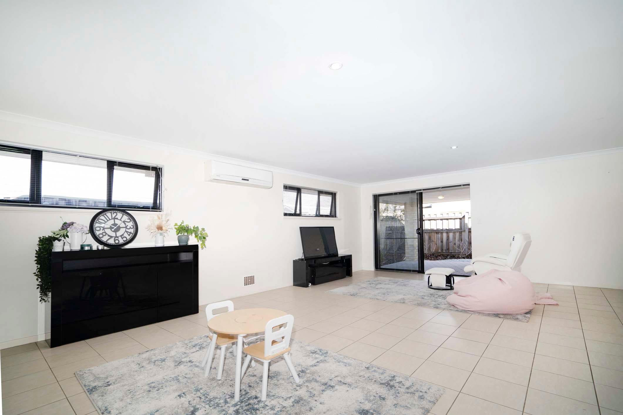 6 Evesham Drive, Ellenbrook WA 6069, Ellenbrook - Thumbnail 3
