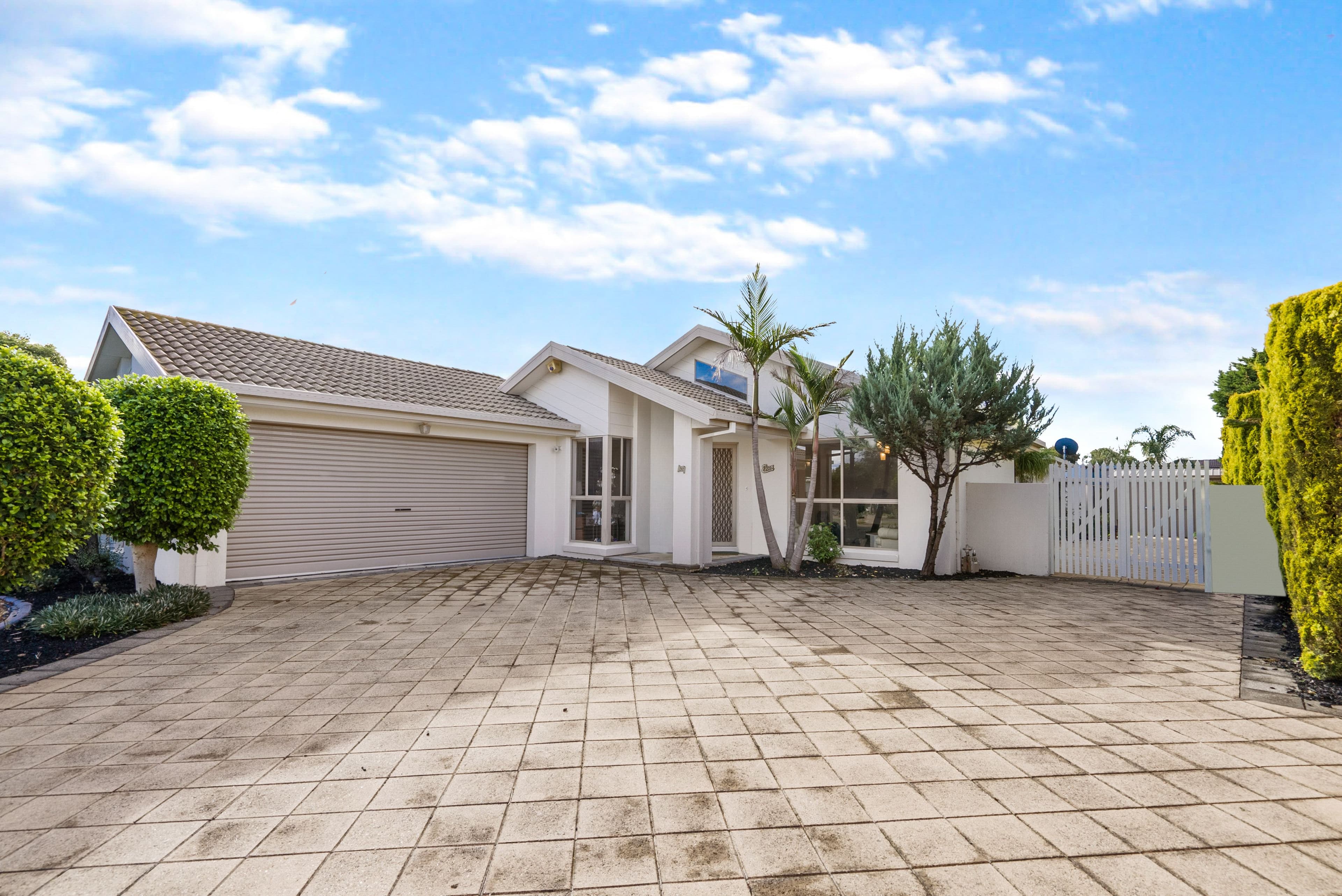 32 Catherine Drive, Hillside VIC 3037, Hillside - Image 1