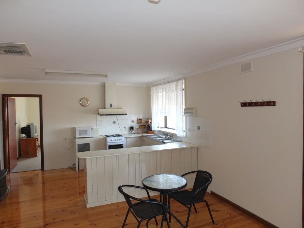 26 Ernest Terrace, WALLAROO SA 5556, Wallaroo - Thumbnail 2