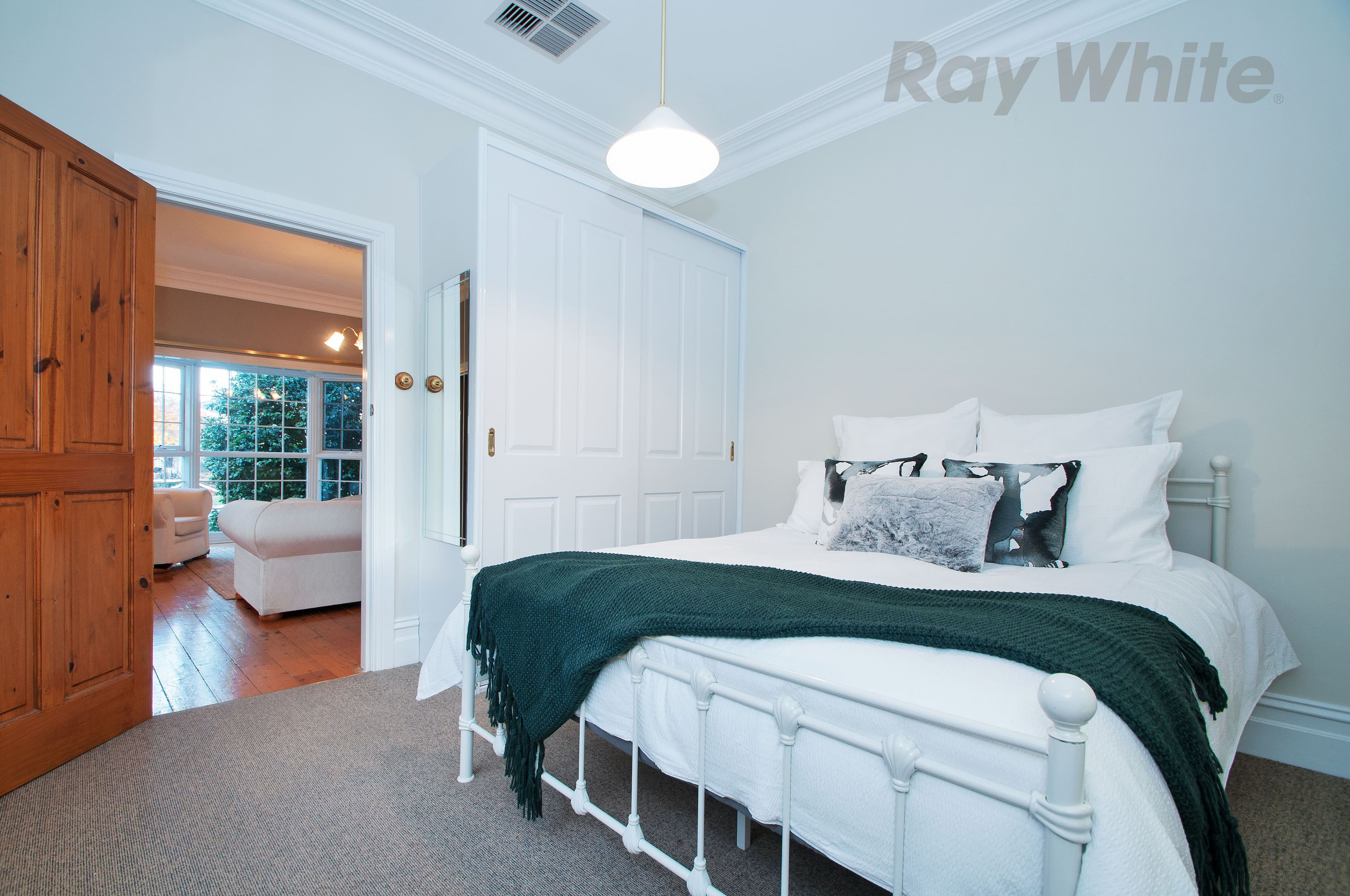 8 TRAWALLA Road, Croydon VIC 3136, Croydon - Thumbnail 8