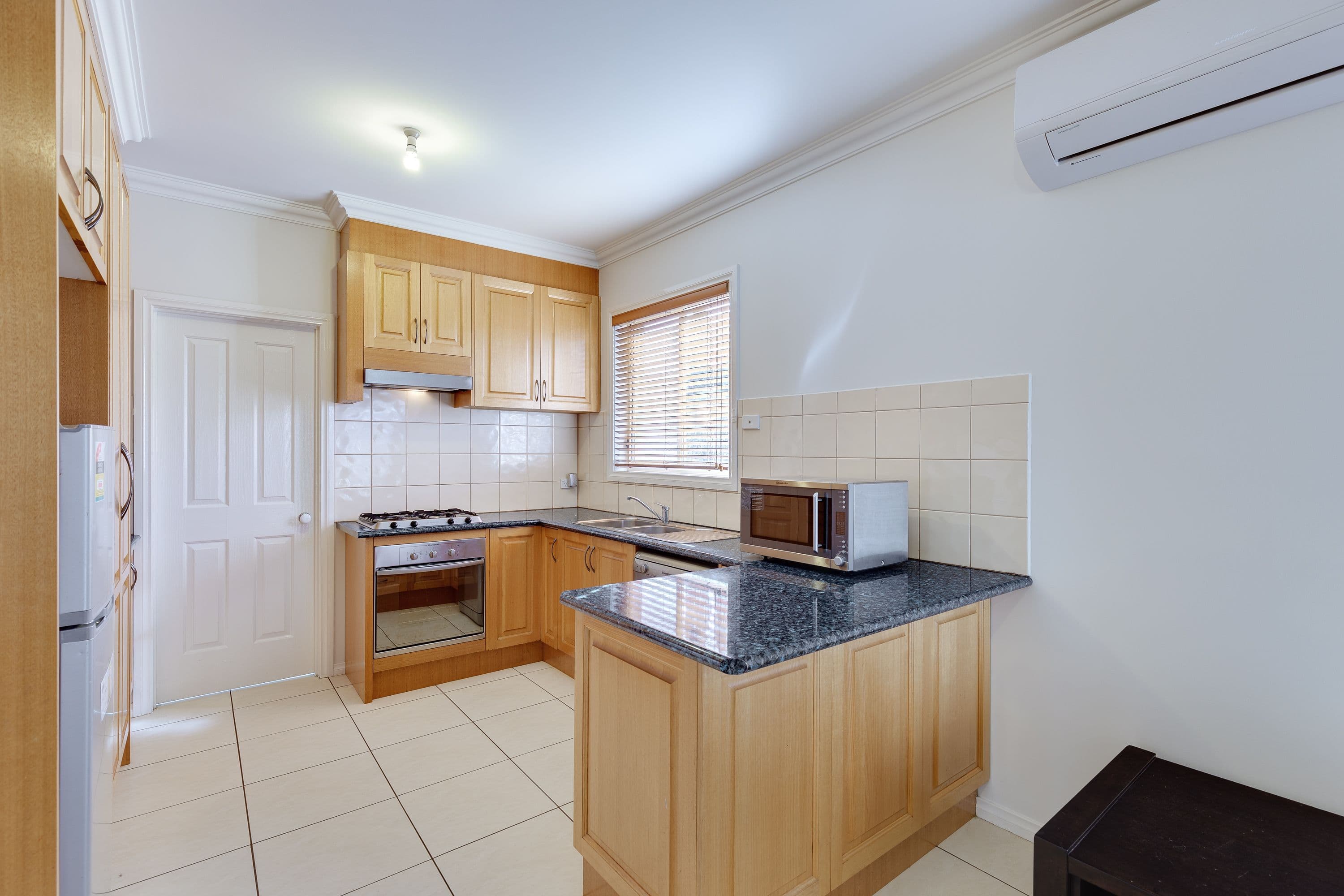 10 Dorothy Avenue, Thomastown VIC 3074, Thomastown - Thumbnail 2
