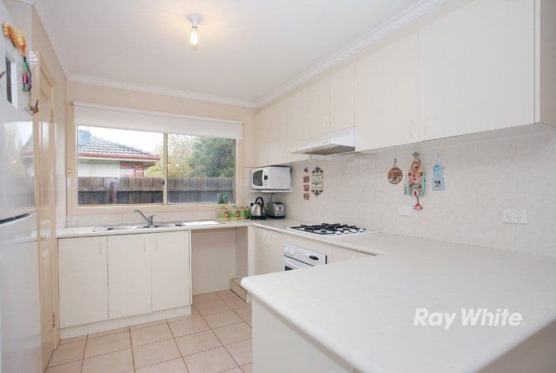 4 Gatwick Court, CRANBOURNE VIC 3977, Cranbourne East - Thumbnail 2