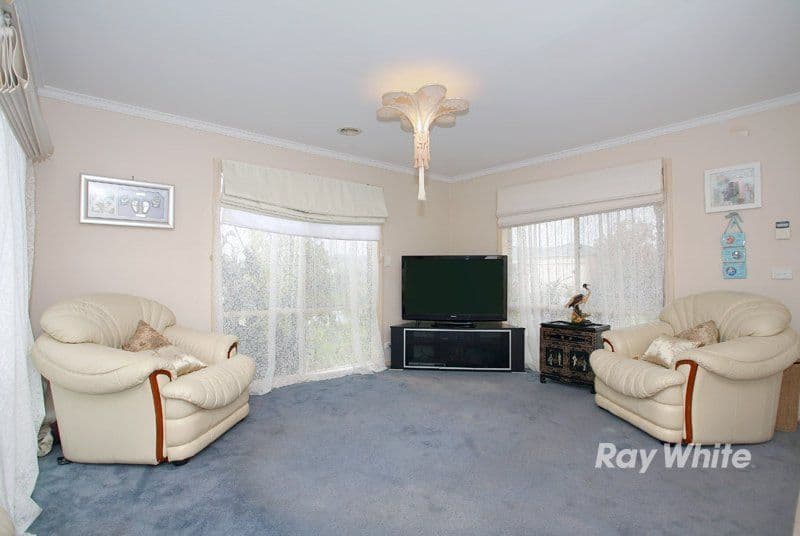 4 Gatwick Court, CRANBOURNE VIC 3977, Cranbourne East - Thumbnail 3