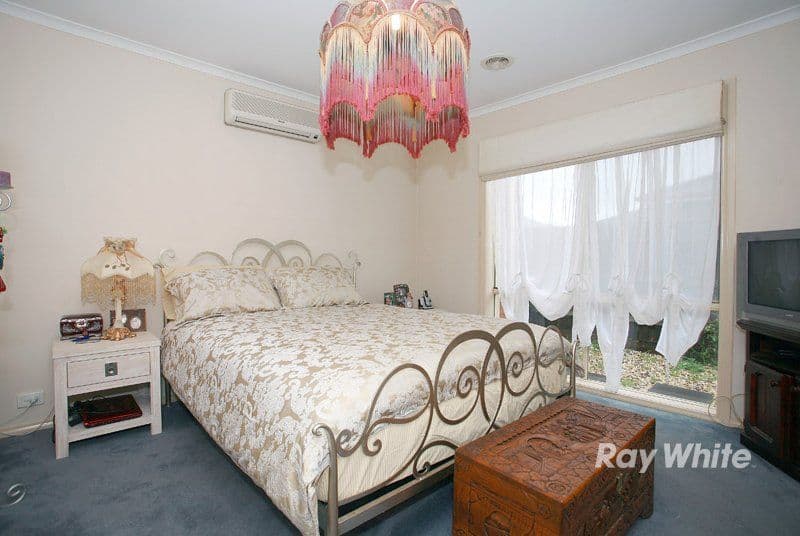 4 Gatwick Court, CRANBOURNE VIC 3977, Cranbourne East - Thumbnail 4