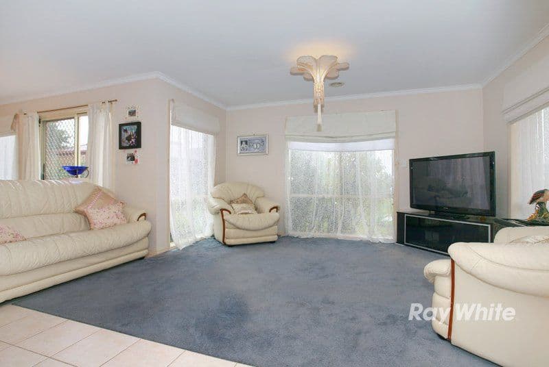 4 Gatwick Court, CRANBOURNE VIC 3977, Cranbourne East - Thumbnail 8