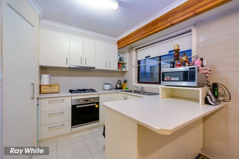 18 Kestrel Place, Werribee VIC 3030, Werribee - Thumbnail 4
