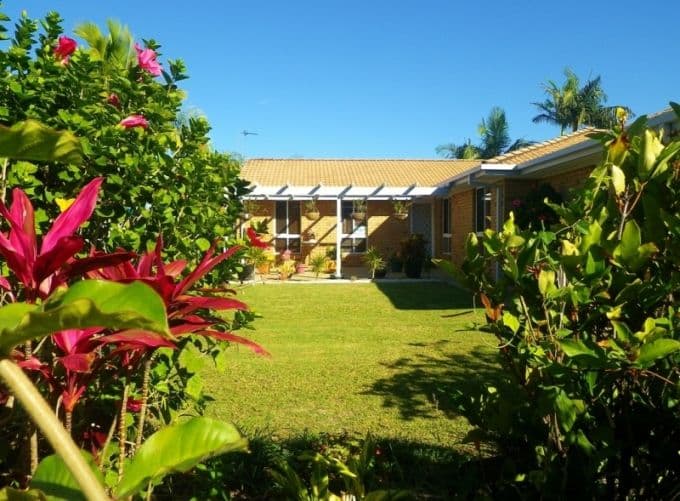 86 Auk Avenue, BURLEIGH WATERS QLD 4220, Burleigh Waters - Thumbnail 4