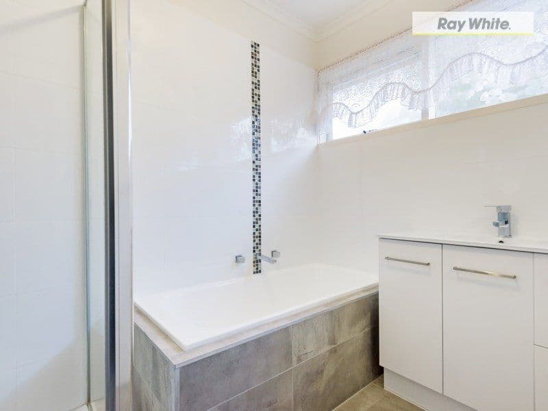 24 Moorfield Avenue, Rosebud VIC 3939, Rosebud - Thumbnail 5
