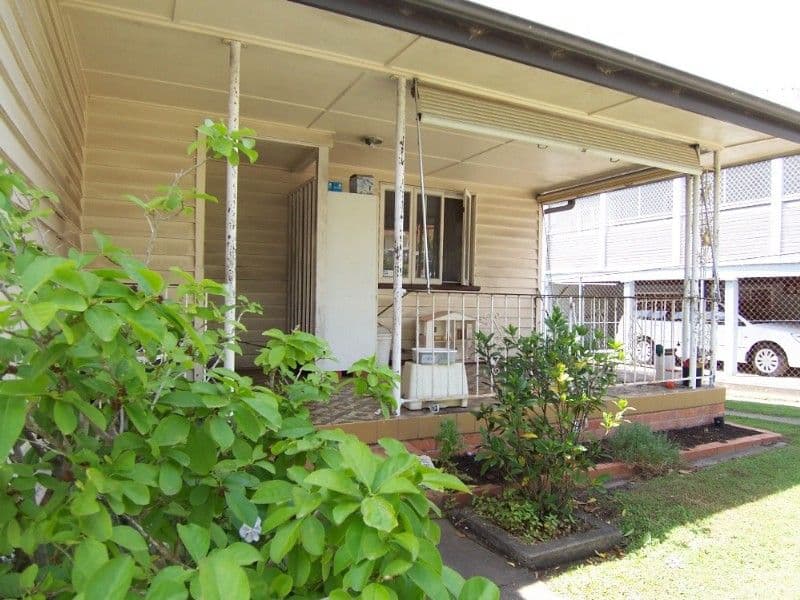 2/5 Blake Street, Southport, QLD, 4215, Southport - Thumbnail 2