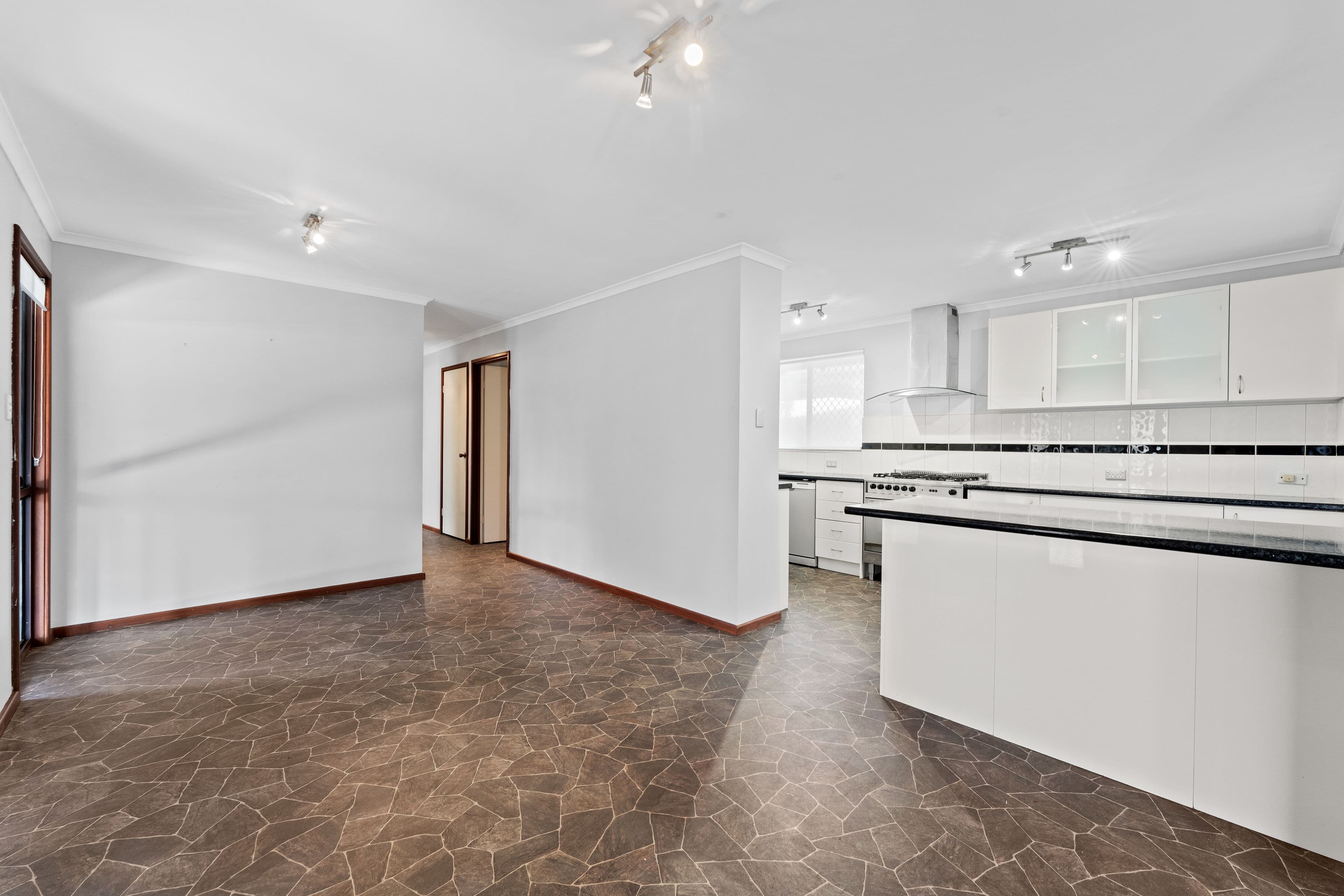 8 Blue Fin Drive, Golden Bay WA 6174, Golden Bay - Thumbnail 6