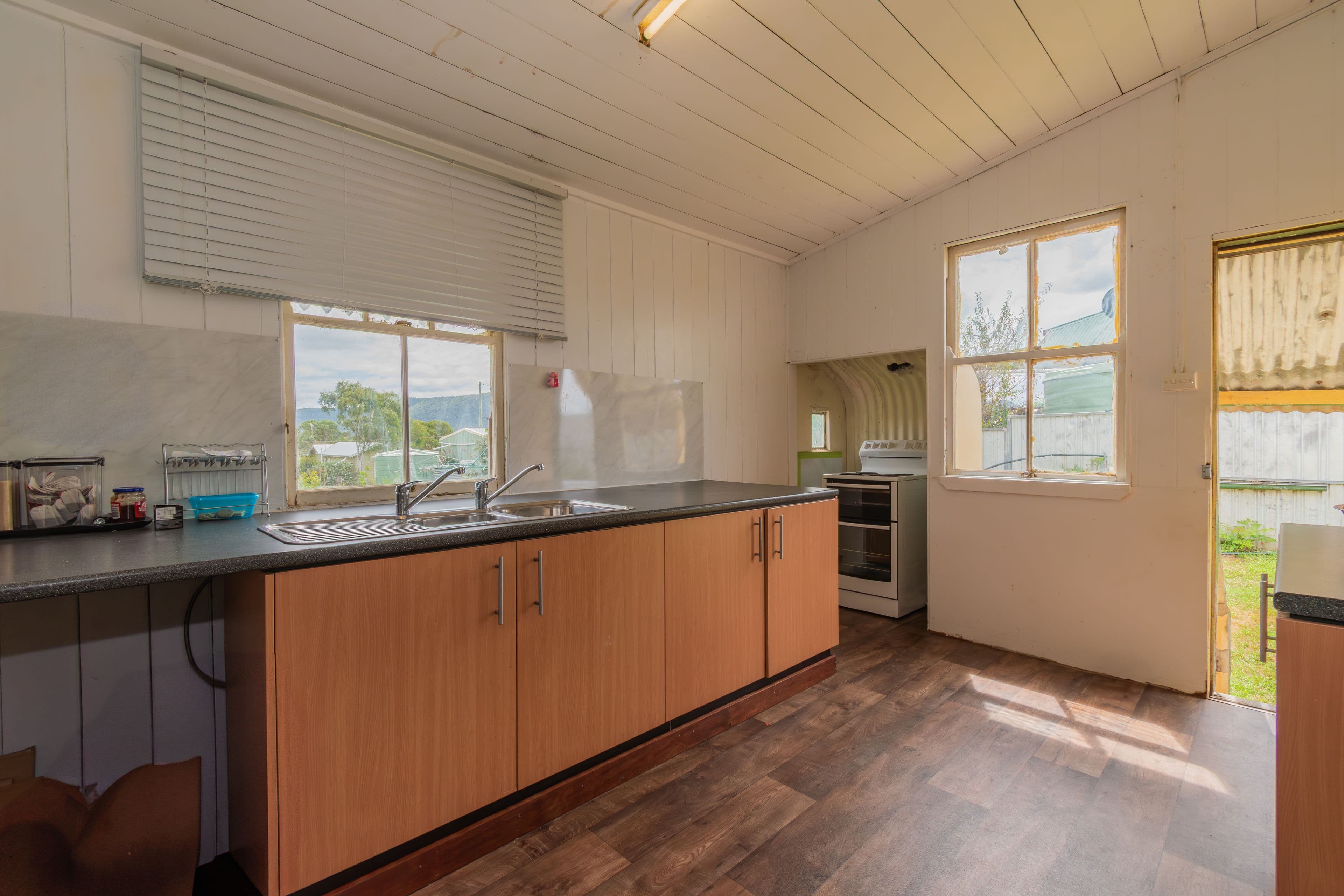 42 Raby Bay Boulevard, Raby Bay QLD 4163, Cleveland - Thumbnail 4