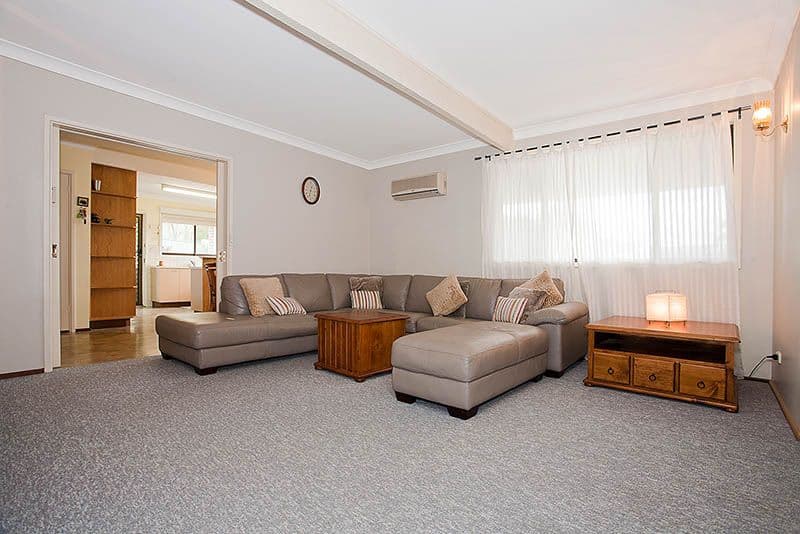 27 Kingswood Road, ENGADINE NSW 2233, Engadine - Thumbnail 2
