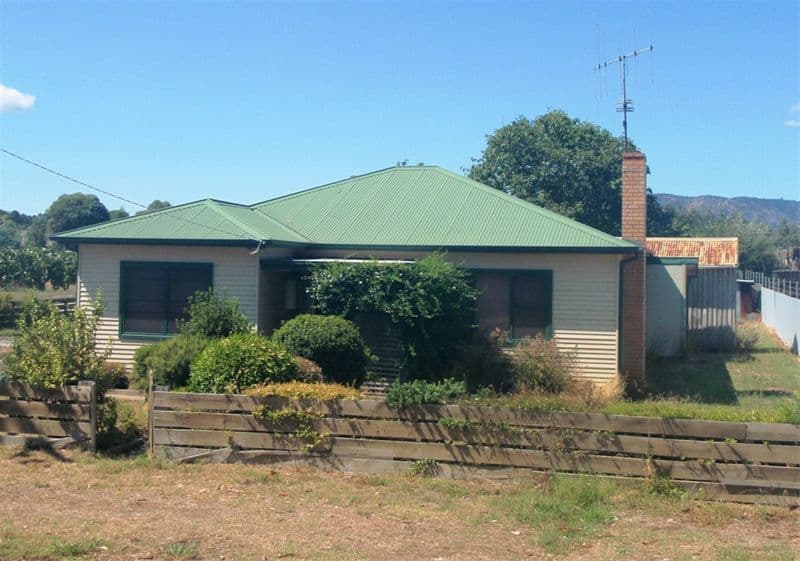 22 Highlands Road, SEYMOUR VIC 3660, Seymour - Image 1