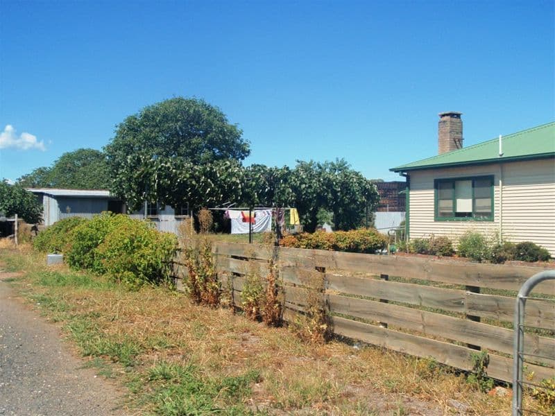 22 Highlands Road, SEYMOUR VIC 3660, Seymour - Thumbnail 4