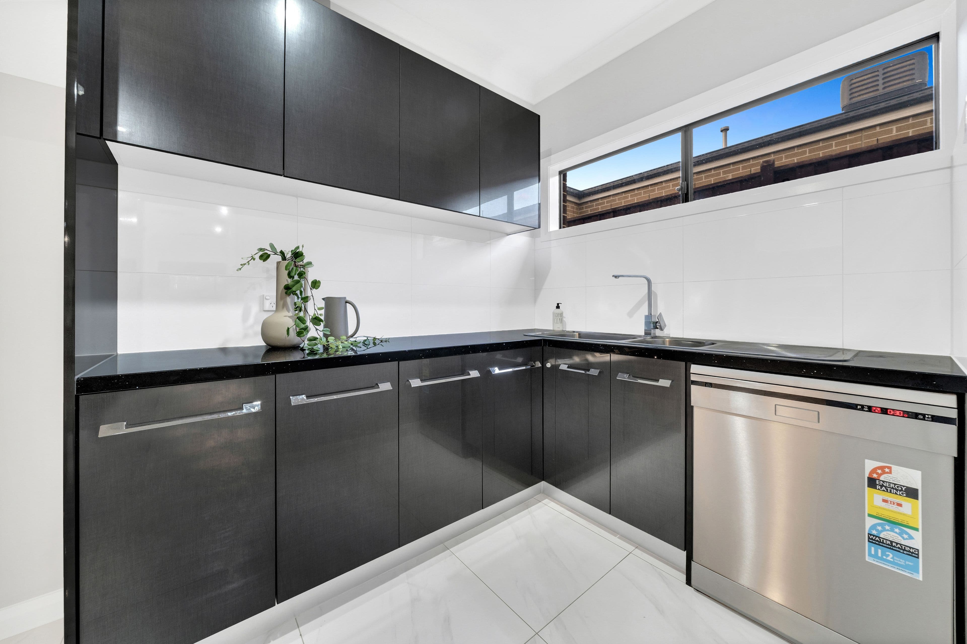 26 Manoora Avenue, Clyde North VIC 3978, Clyde North - Thumbnail 5