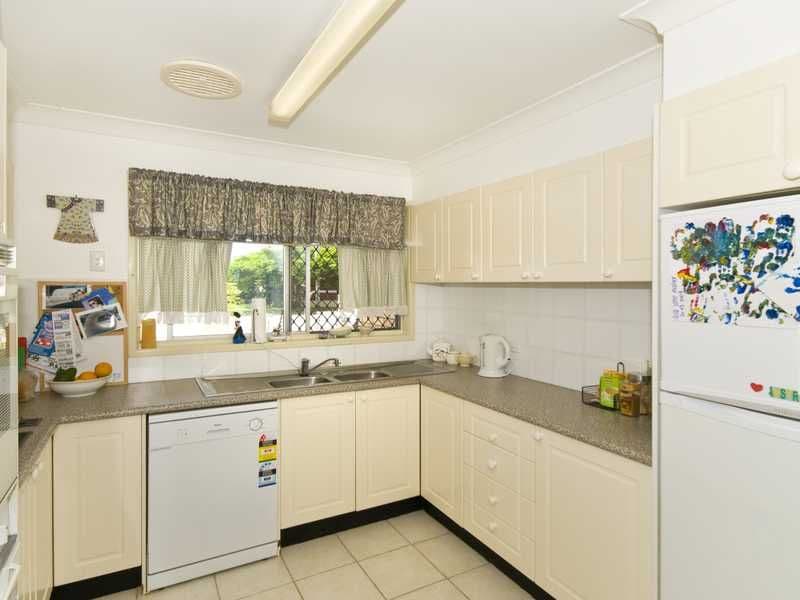 253 Mallawa Drive, PALM BEACH QLD 4221, Palm Beach - Thumbnail 3
