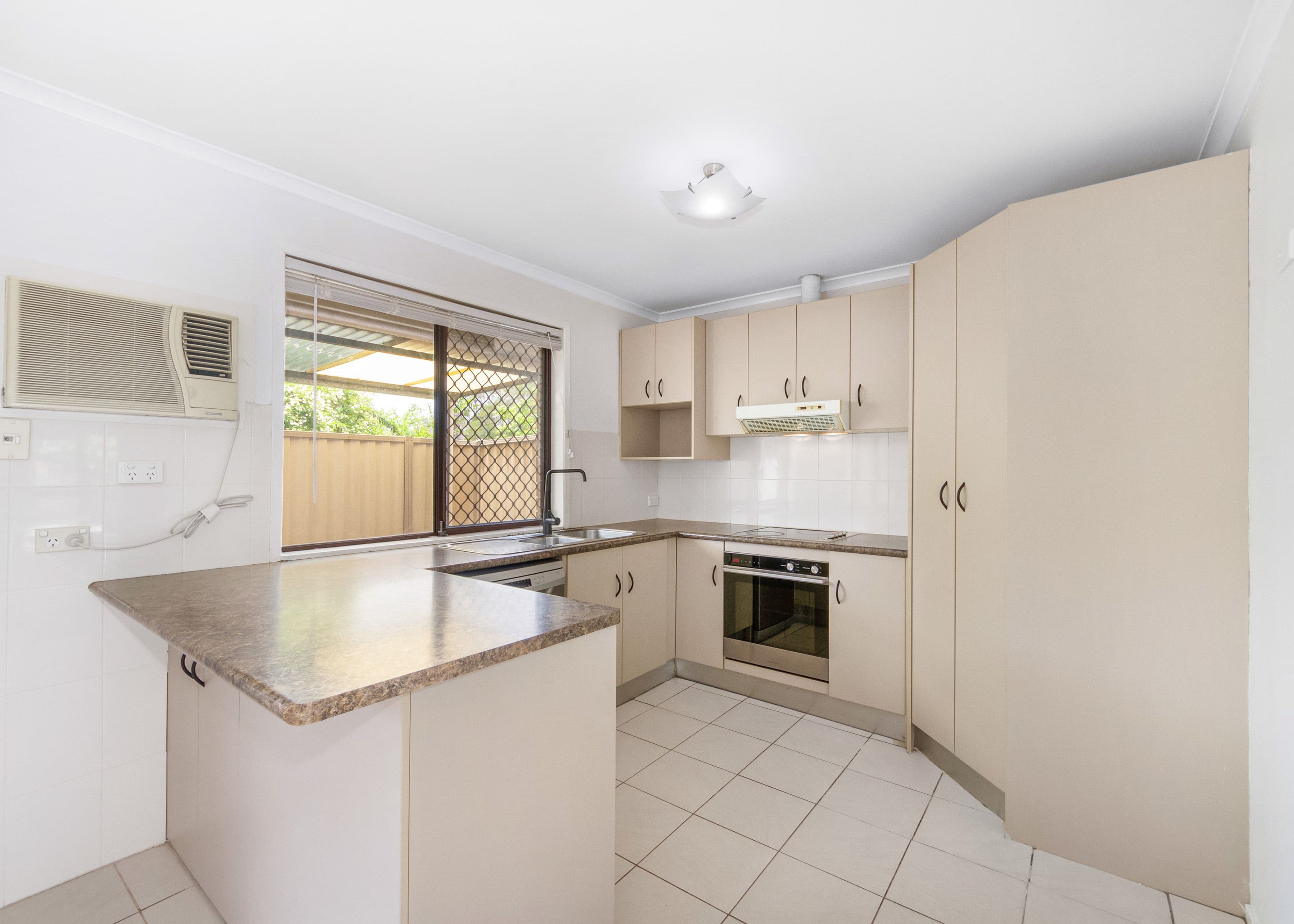 39 Alexander Drive, Highland Park QLD 4211, Highland Park - Thumbnail 2