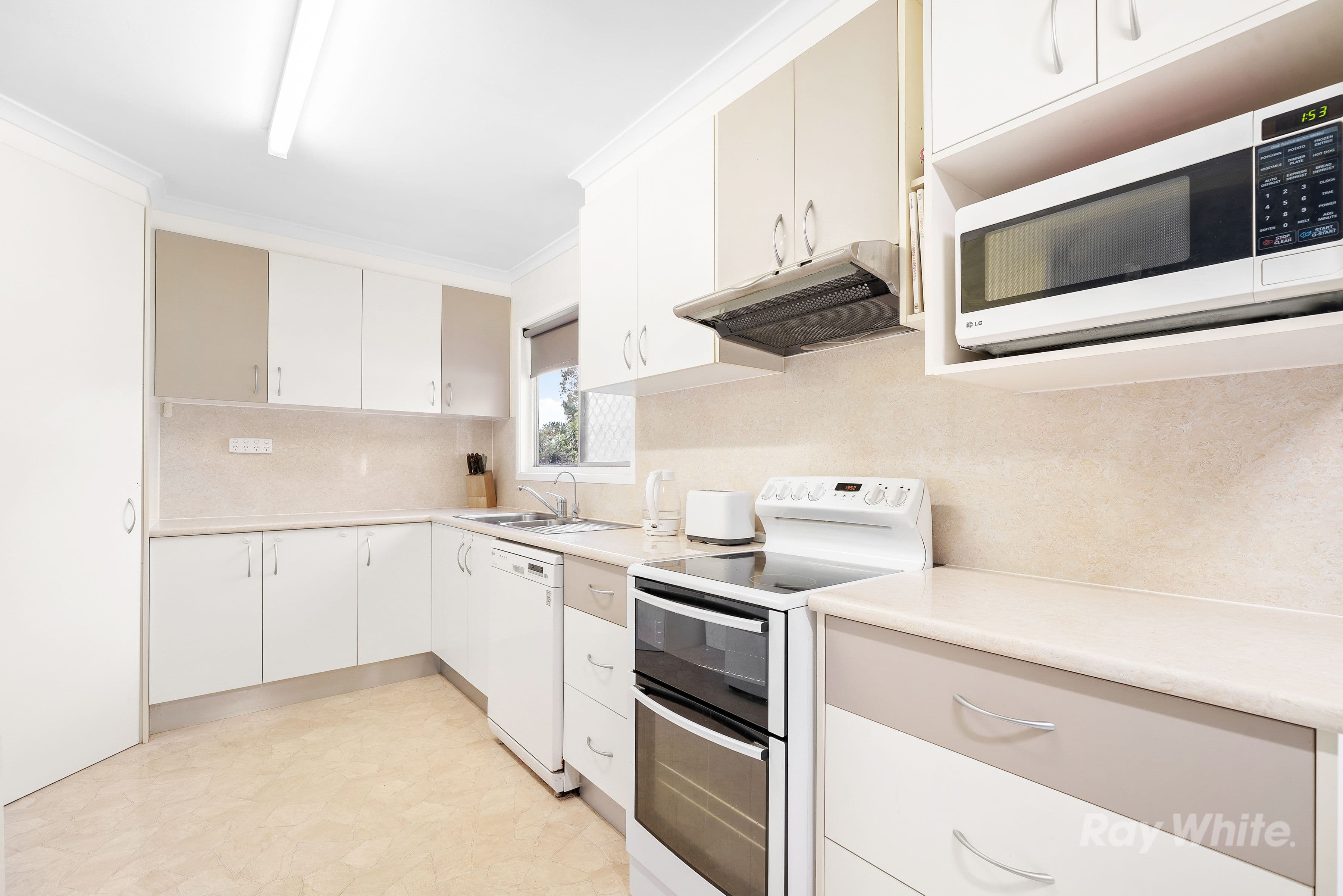 28 Ashvale Street, Kingston QLD 4114, Kingston - Thumbnail 7