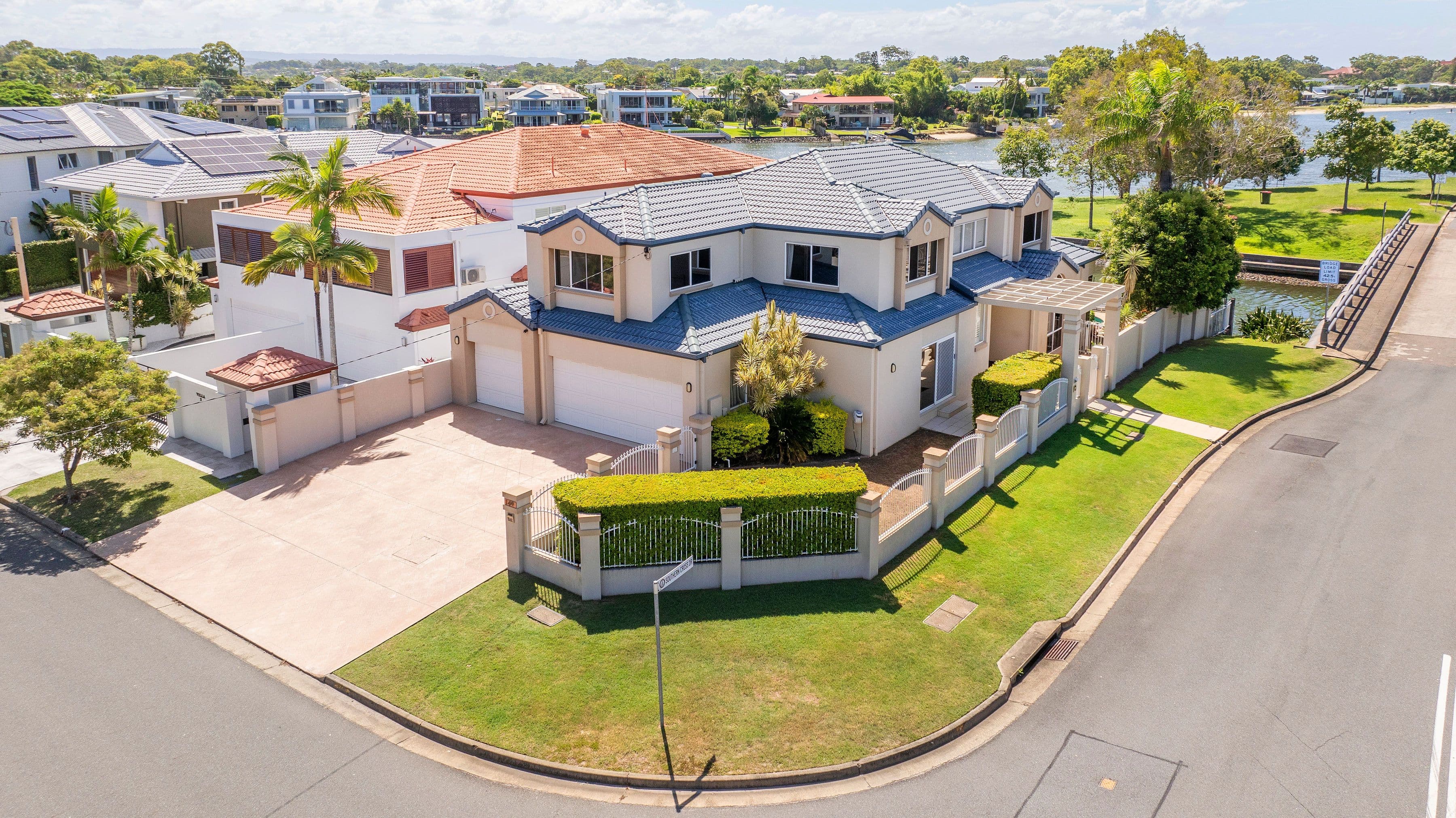 149 Stanhill Drive, Chevron Island QLD 4217, Chevron Island - Thumbnail 5