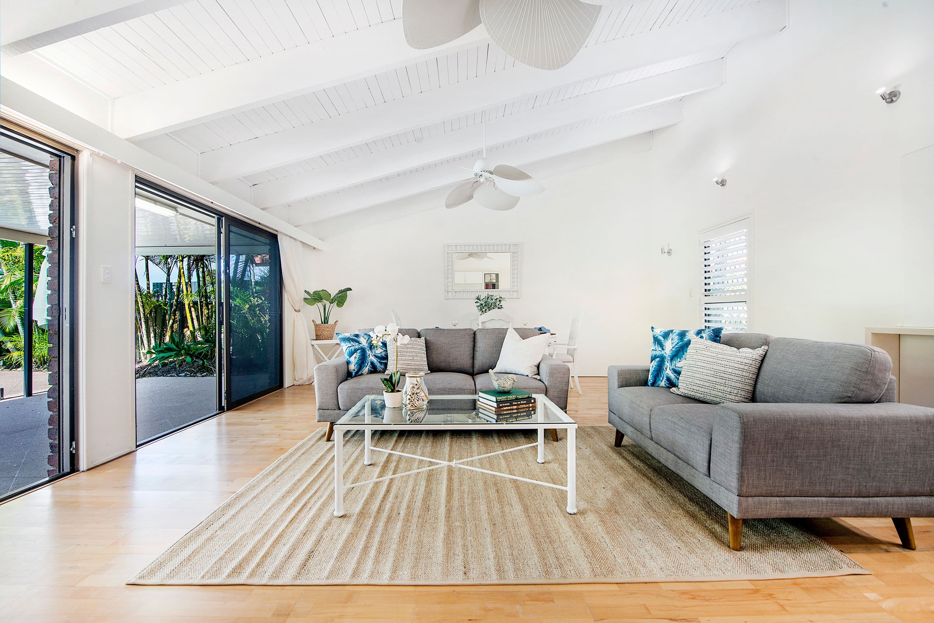 10 Salacia Avenue, Mermaid Waters QLD 4218, Mermaid Waters - Thumbnail 2