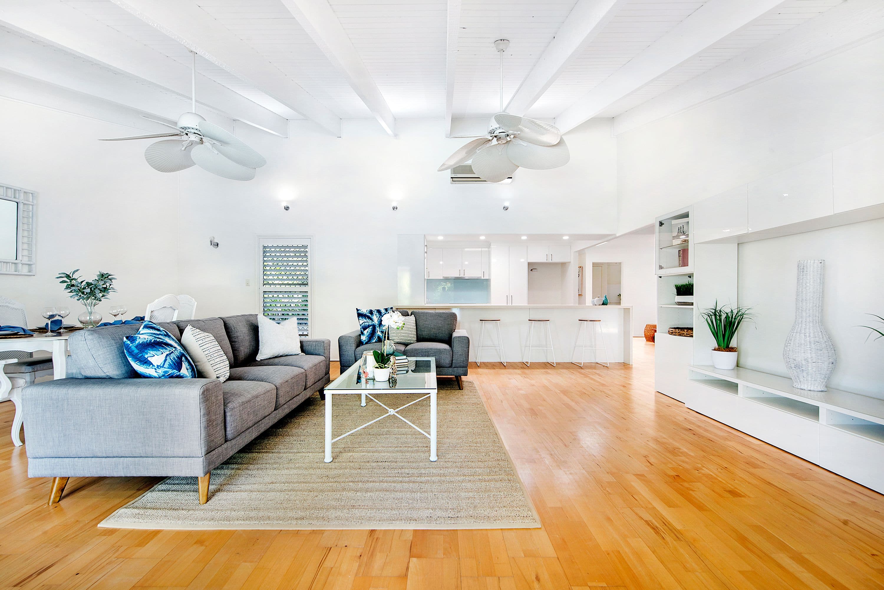 10 Salacia Avenue, Mermaid Waters QLD 4218, Mermaid Waters - Thumbnail 3