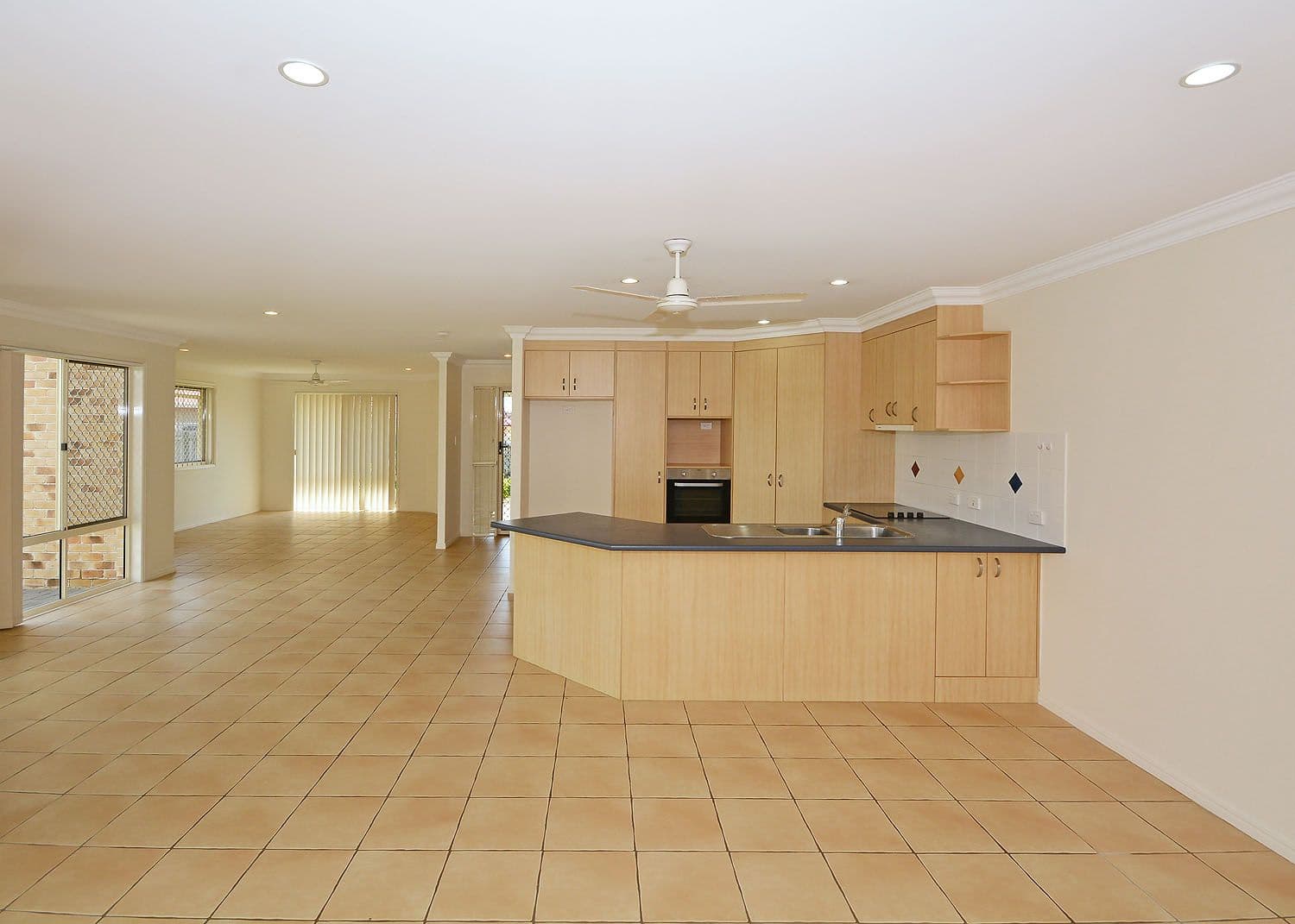 17 Surrey Court, Kawungan QLD 4655, Kawungan - Thumbnail 3