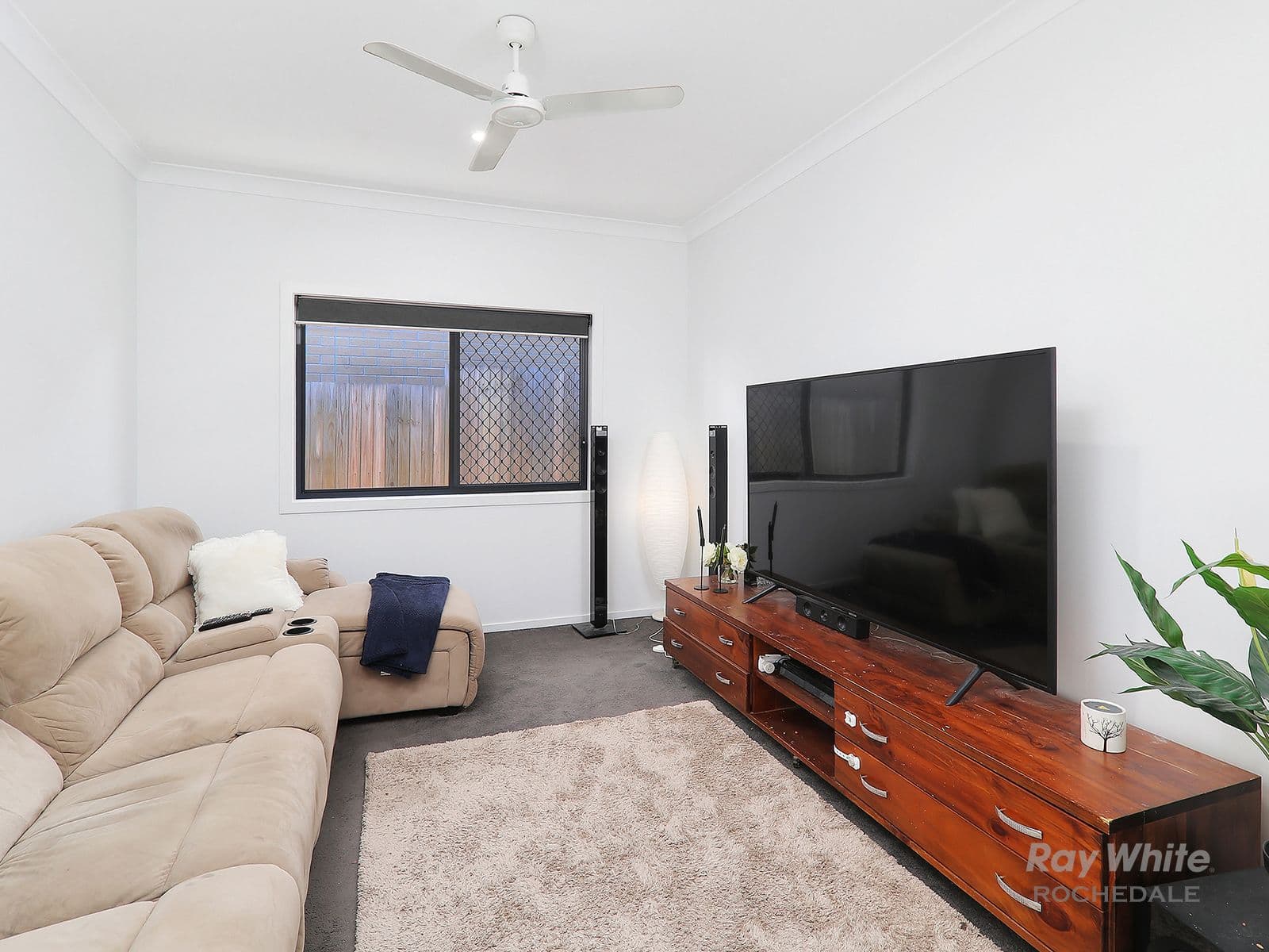 12 Carousel Street, Hillcrest QLD 4118, Hillcrest - Thumbnail 3