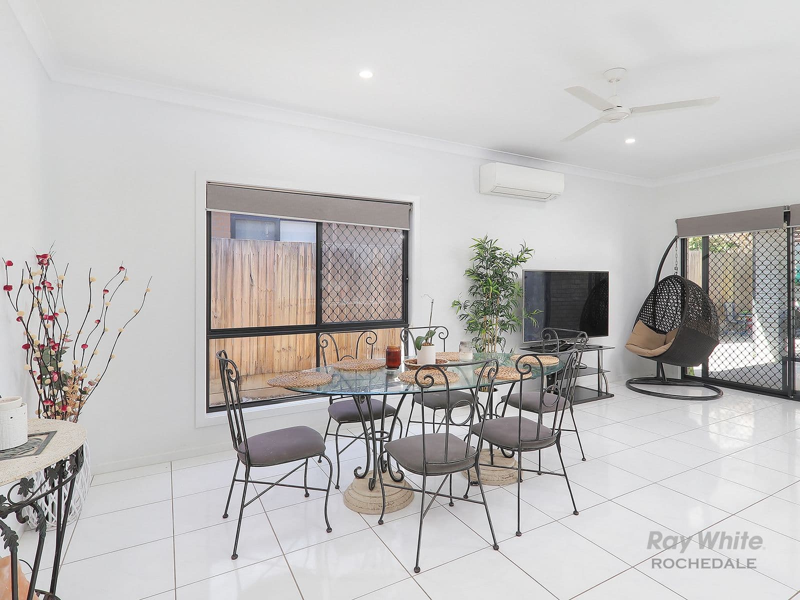 12 Carousel Street, Hillcrest QLD 4118, Hillcrest - Thumbnail 5