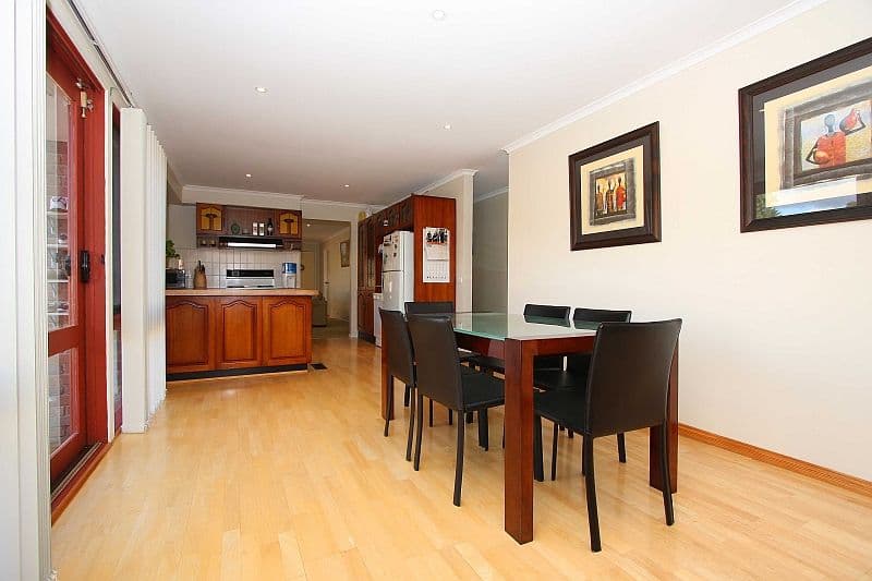16 Coventry Crescent, MILL PARK VIC 3082, Mill Park - Thumbnail 3