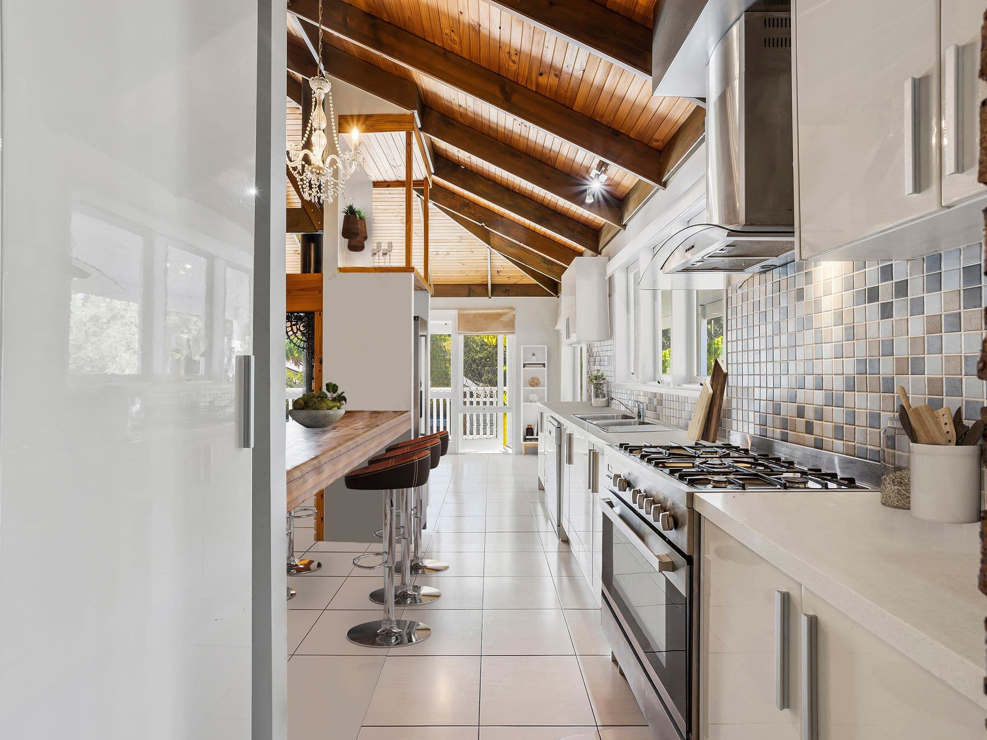 18 Merinda Court, Southport QLD 4215, Southport - Thumbnail 6