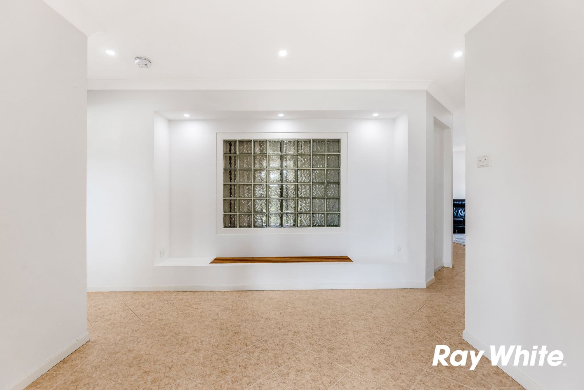 15 St Helens Close, West Hoxton NSW 2171, West Hoxton - Thumbnail 2