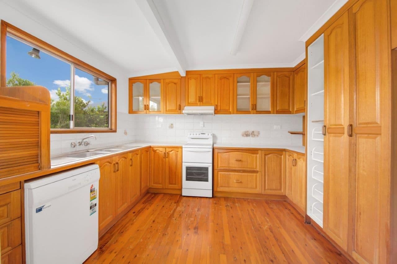 7 Watt Street, West Gladstone QLD 4680, West Gladstone - Thumbnail 2