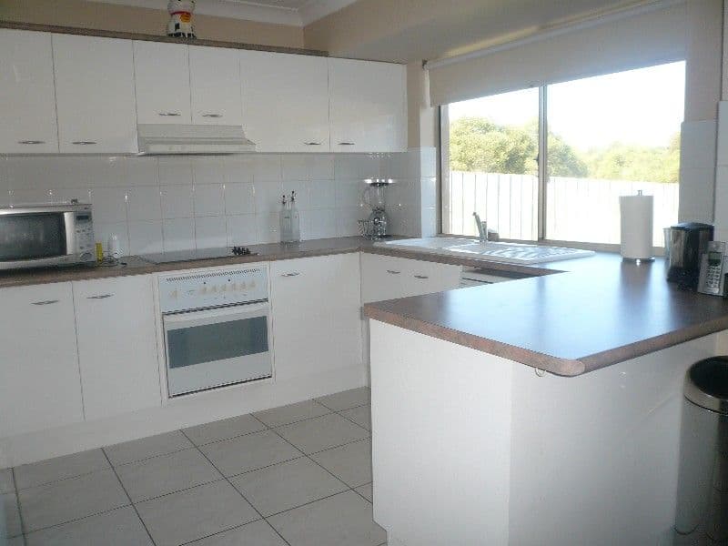 191 Greenacre Drive, ARUNDEL QLD 4214, Arundel - Thumbnail 2