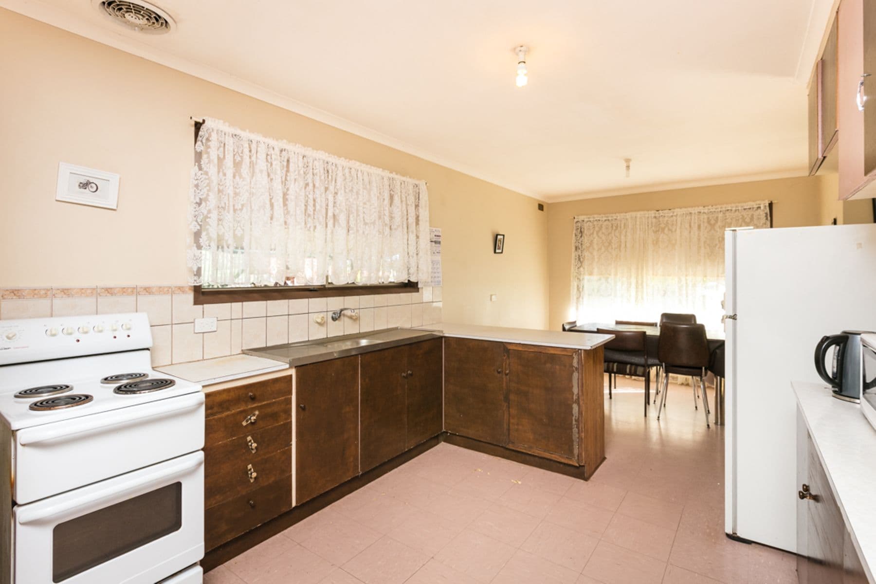 37 Ambleside Crescent, Mildura - Thumbnail 2