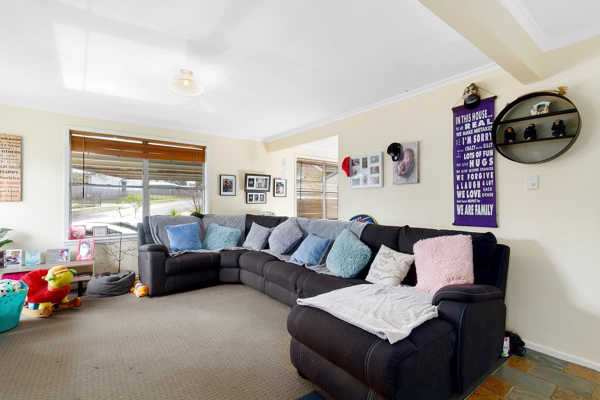54 Williams Avenue, CHURCHILL VIC 3842, Churchill - Thumbnail 2