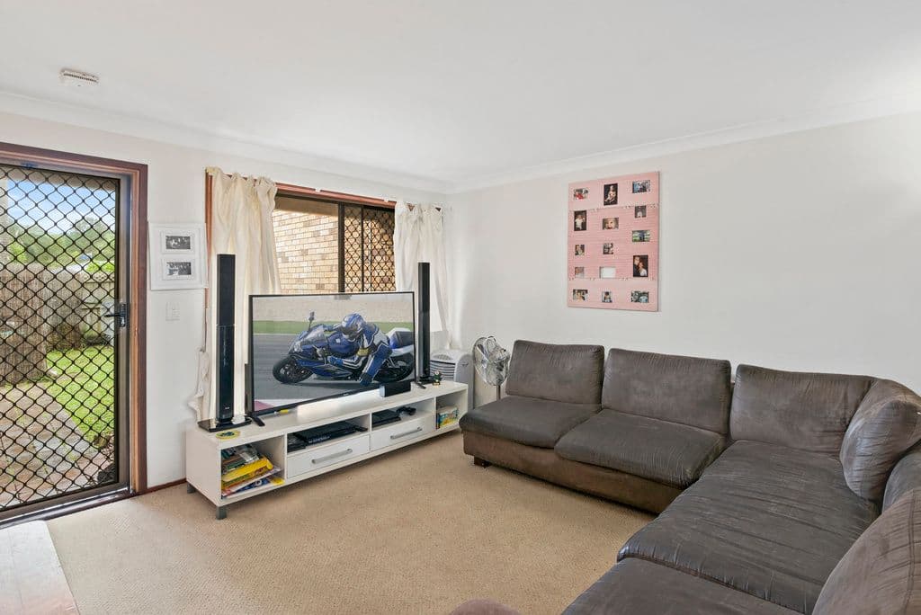 32 Darnel Street, Elanora QLD 4221, Elanora - Thumbnail 3
