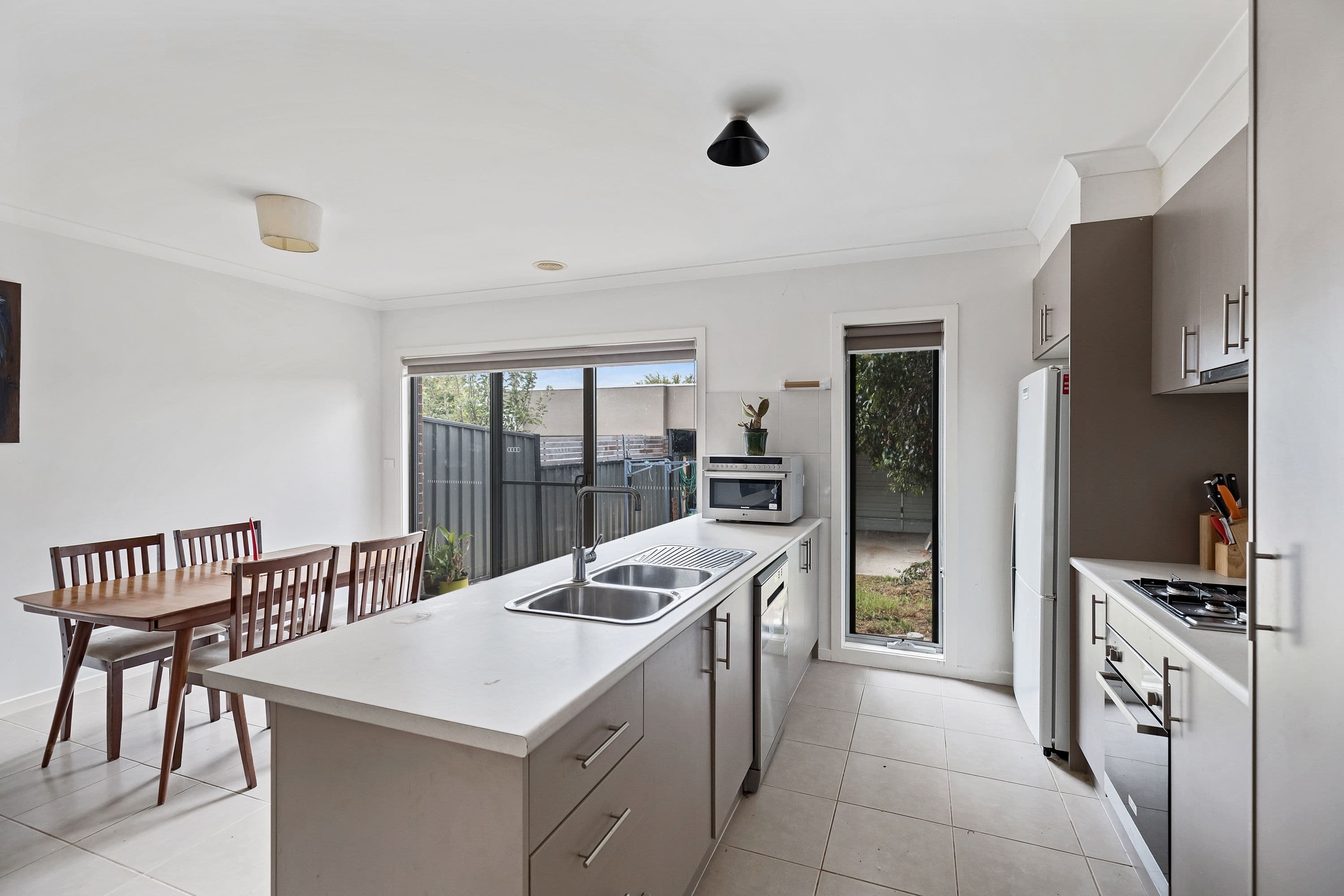 19 Hadley Lane, Craigieburn VIC 3064, Craigieburn - Thumbnail 3