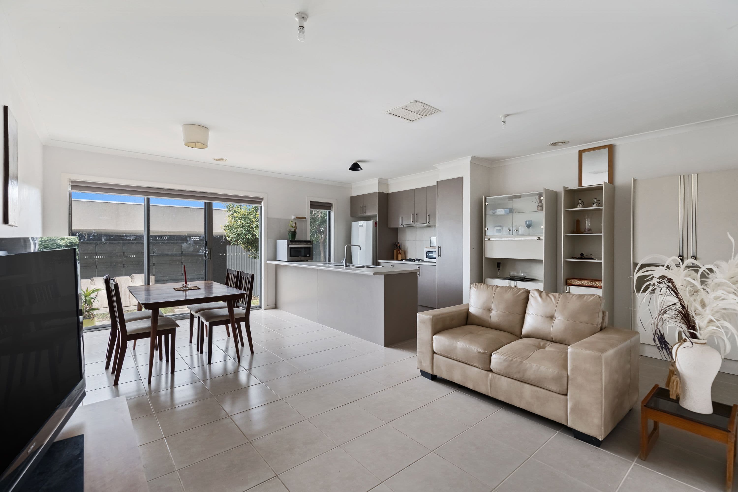 19 Hadley Lane, Craigieburn VIC 3064, Craigieburn - Thumbnail 5