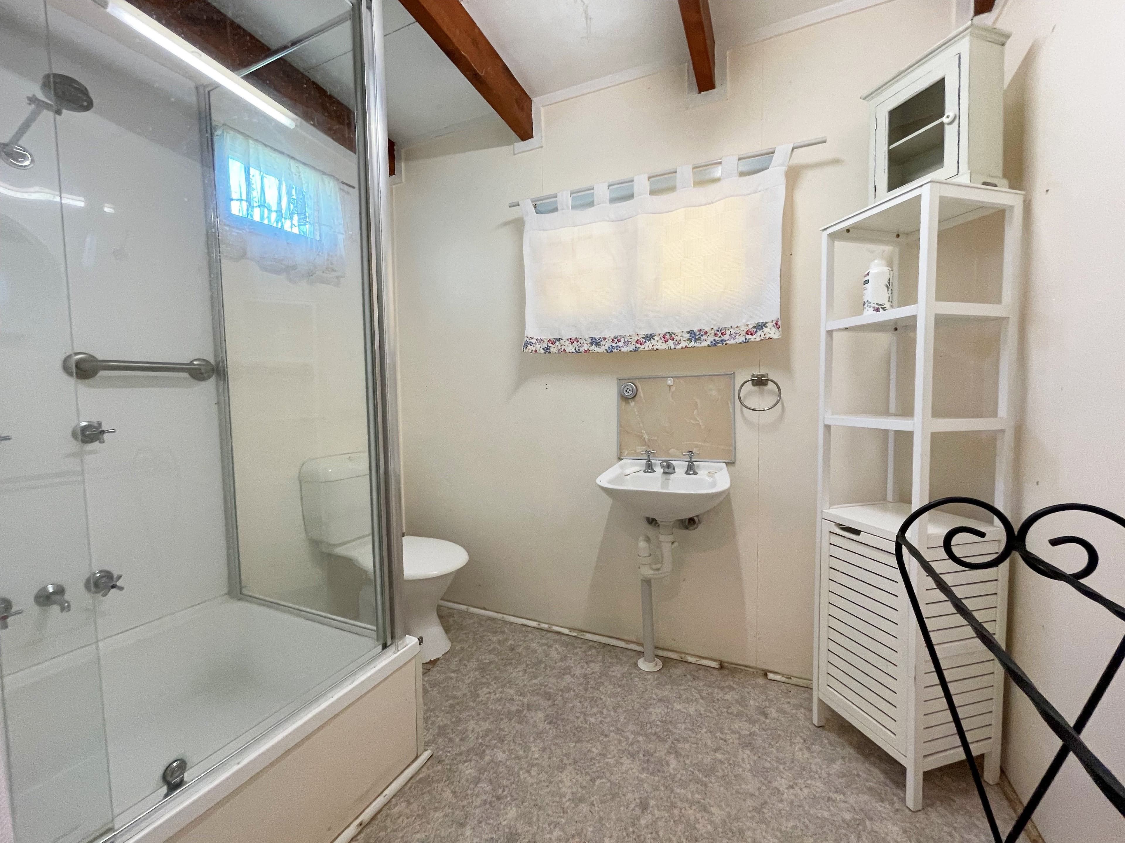 137 Fir Street, Barcaldine QLD 4725, Barcaldine - Thumbnail 7
