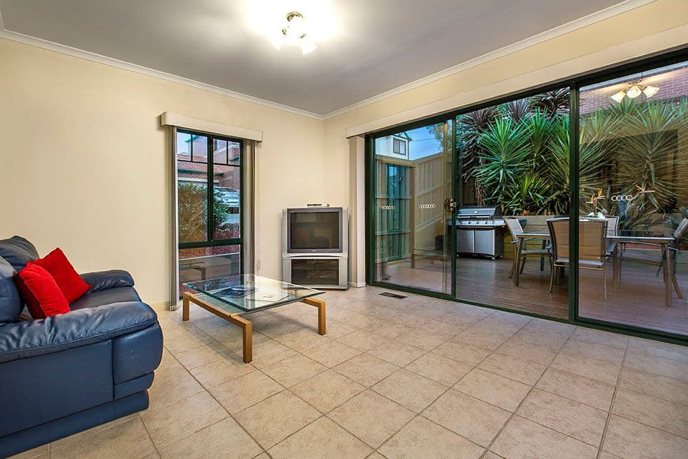 33 Leslie Street, DONVALE VIC 3111, Donvale - Thumbnail 2