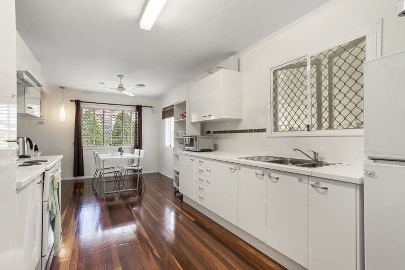 6 Munbilla Street, Oxley QLD 4075, Oxley - Thumbnail 2