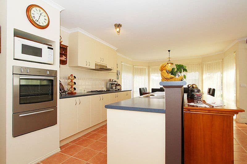 14 Inglewood Court, MILL PARK VIC 3082, Mill Park - Thumbnail 6