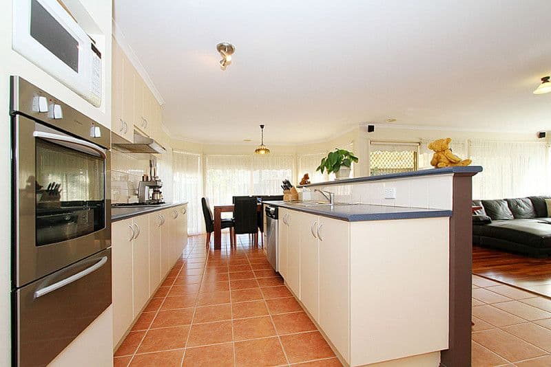 14 Inglewood Court, MILL PARK VIC 3082, Mill Park - Thumbnail 8