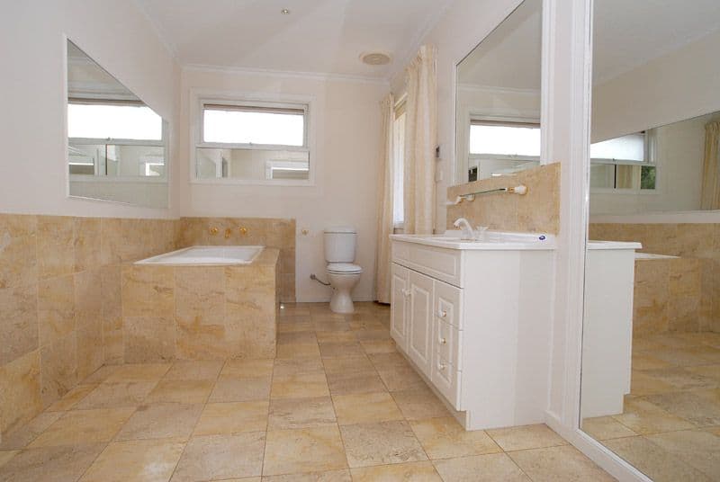 24 Golf Hill Avenue, DONCASTER VIC 3108, Doncaster - Thumbnail 5
