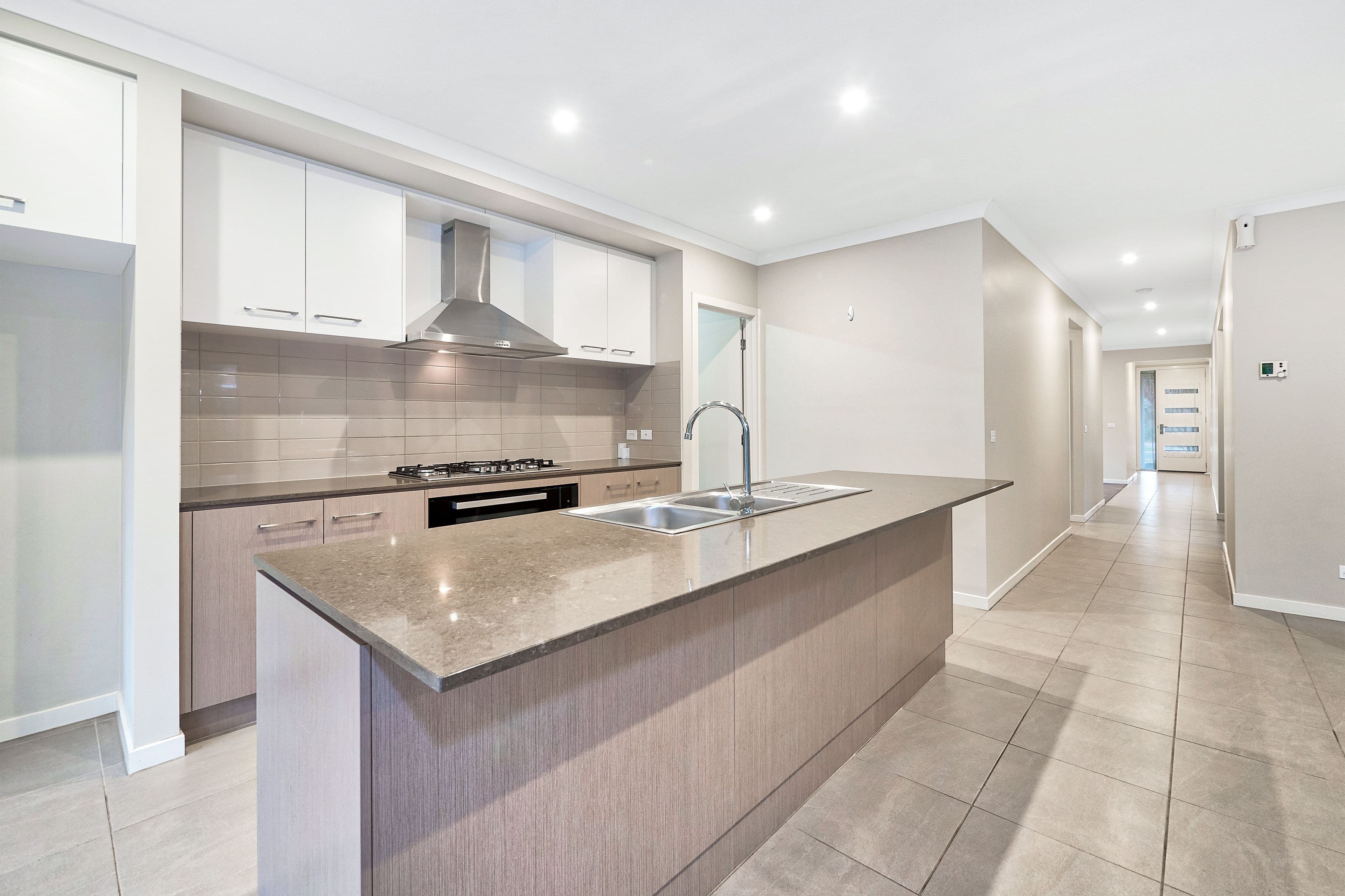 86 Elmslie Drive, Cranbourne East VIC 3977, Cranbourne East - Thumbnail 3