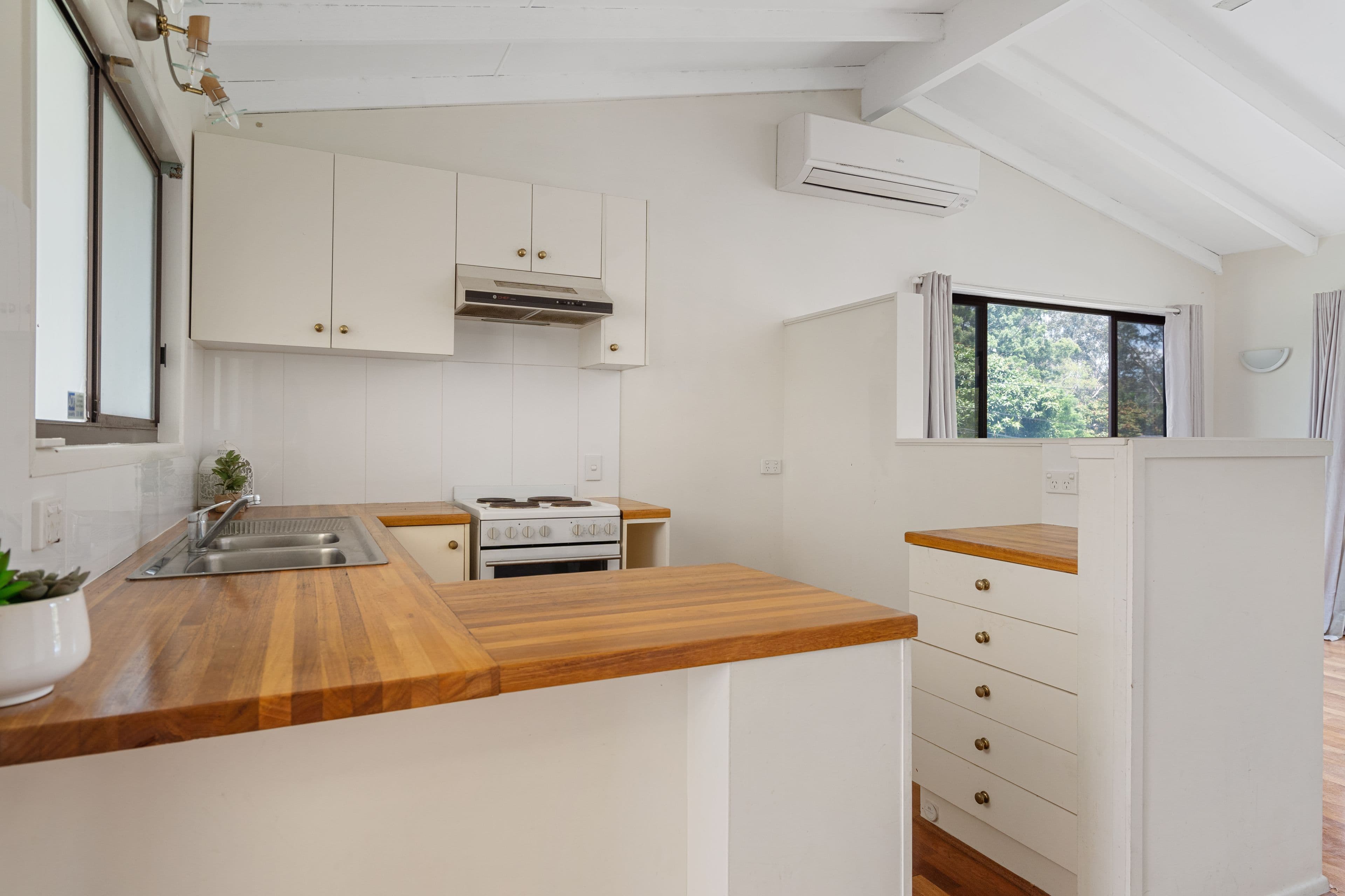 18 Kerrong Court, Shailer Park QLD 4128, Shailer Park - Thumbnail 2