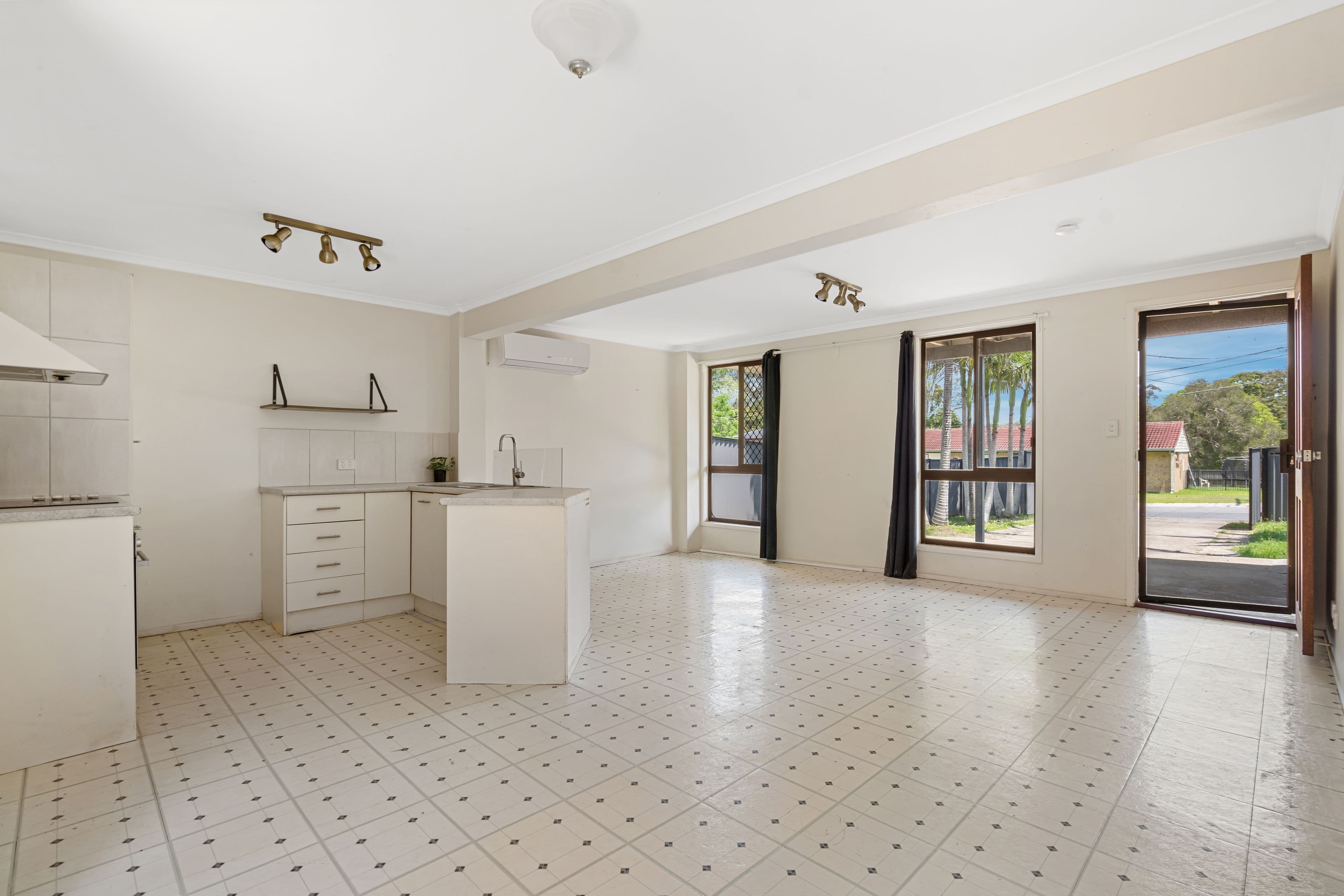 18 Kerrong Court, Shailer Park QLD 4128, Shailer Park - Thumbnail 5