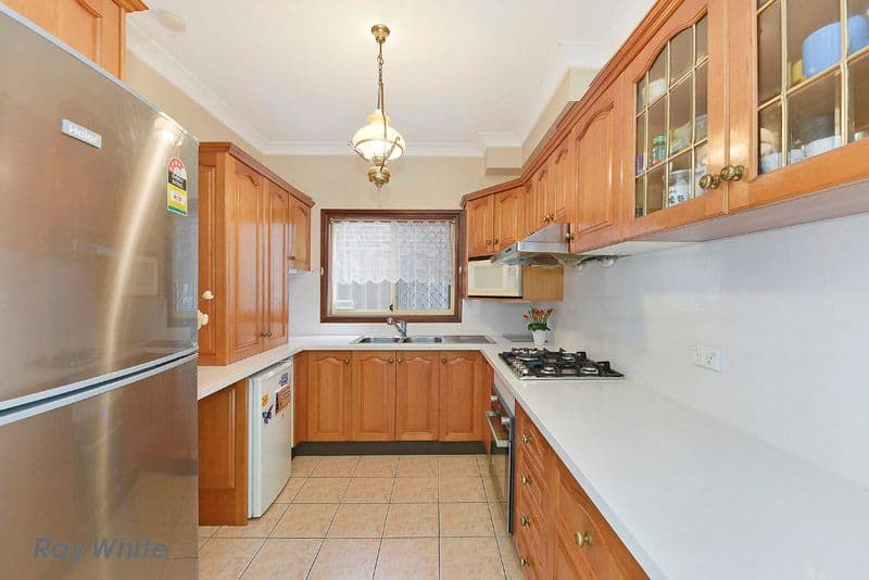 31 Warratta Place, Oatlands - Thumbnail 4